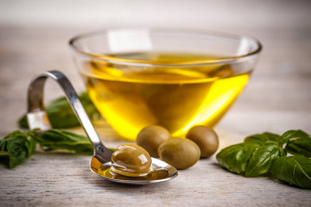تصویر 3 از روغن زیتون اکسیر با کیفیت بالا و بافت سبک مناسب مصرف روزانه